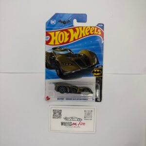 BATMAN : ARKHAM ASYLUM BATMOBILE