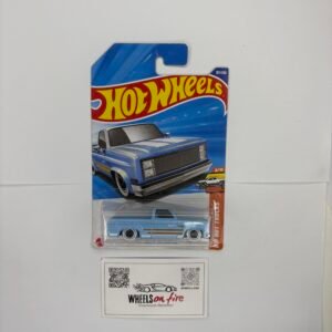 '83 CHEVY SILVERADO | IMPORTED | LIGHT BLUE