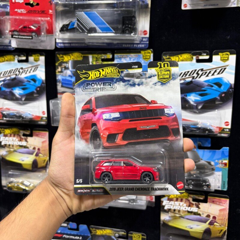 Hot Wheels Premium Car Culture Collectible Toy Car, 1:64 Scale Die-Cast 2019 Jeep Grand Cherokee TRACKHAWK, Eurospeed Vehicle with Real Riders Tires