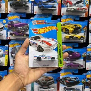 2015 Hot Wheels Workshop #243 Datsun 240Z white 88C