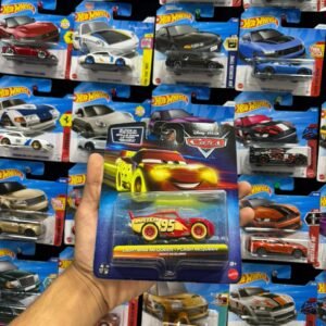 GLOW RACER MCQUEEN SUPER RARE IMPORTED