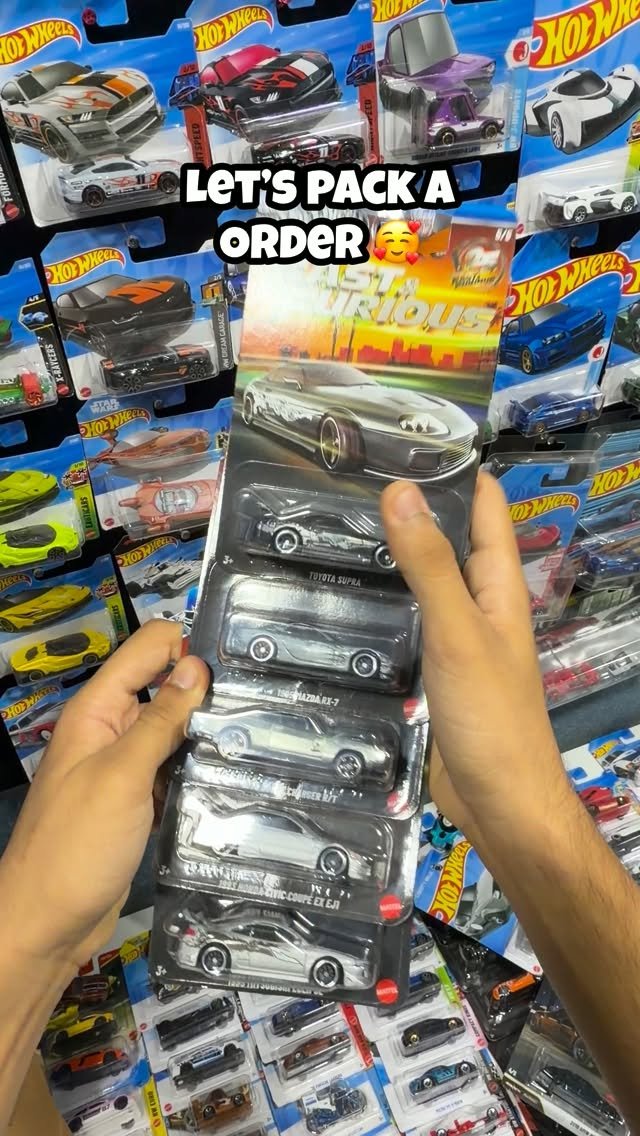 Let’s pack this hot wheels order asap! 😁