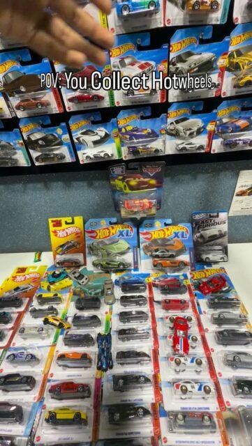 Please buy me hotwheels 😭