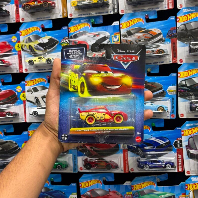 LIGHTNING McQUEEN/FLASH McQUEEN | VERY RARE | OFFICIAL DISNEY | IMPORTED CARD