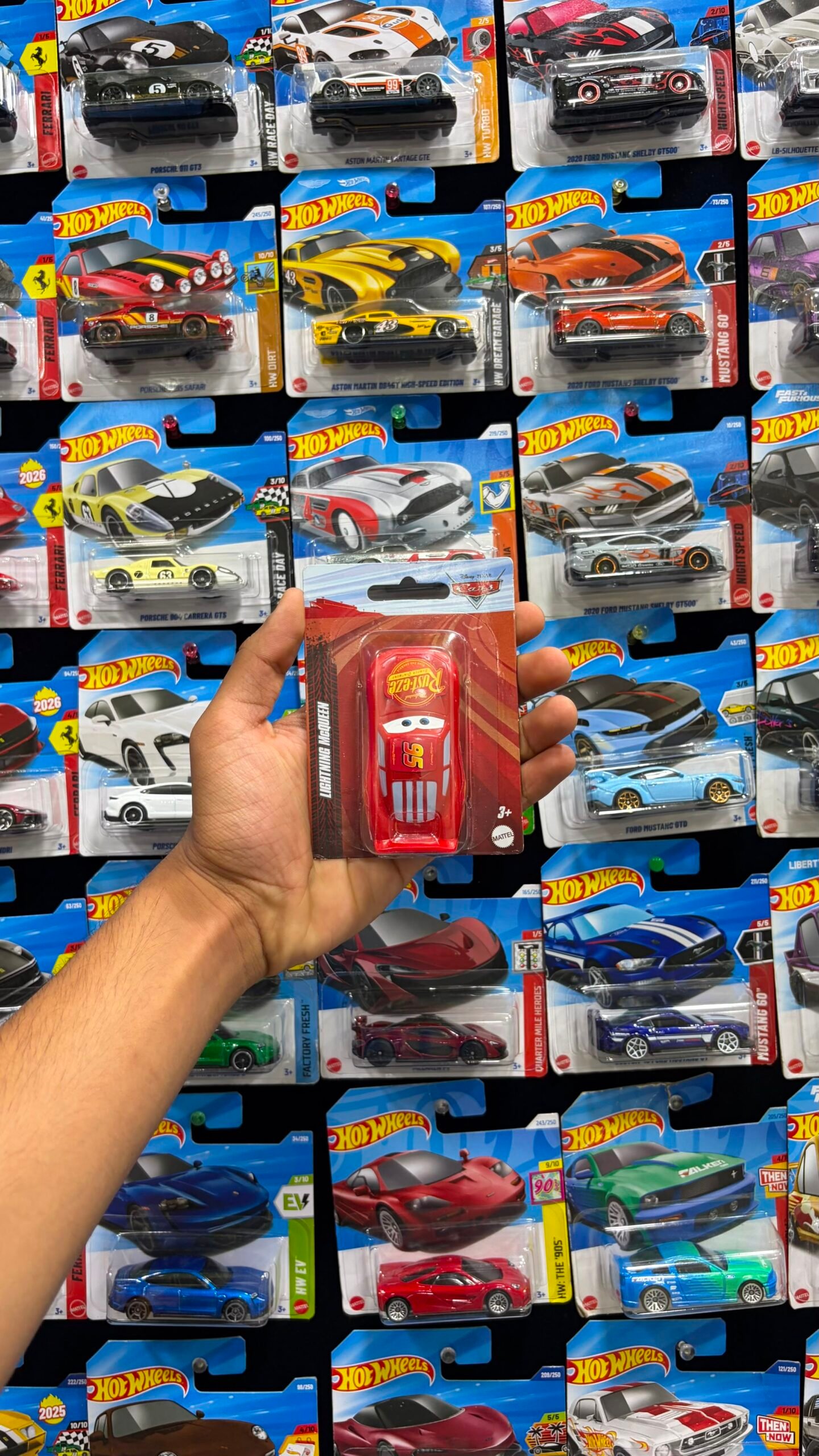 Rusteze Lightning McQueen | Disney Pixar Cars 3 Toy Vehicle Racing Car Series 1:55 Scale 8cm