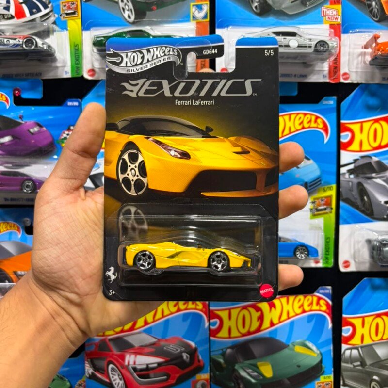 Hot Wheels Ferrari Laferrari Imported Exotics Premium 1:64 Scale 1:64 Scale Diecast Model - Mint Blister Pack