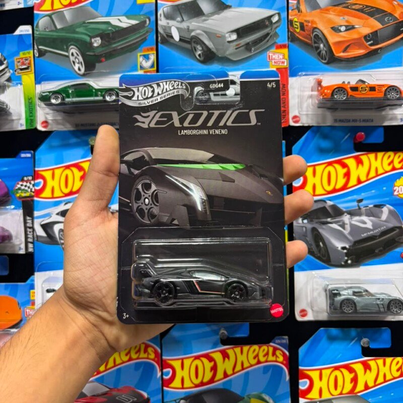 Hot Wheels Lamborghini Veneno Imported Exotics Premium 1:64 Scale 1:64 Scale Diecast Model - Mint Blister Pack