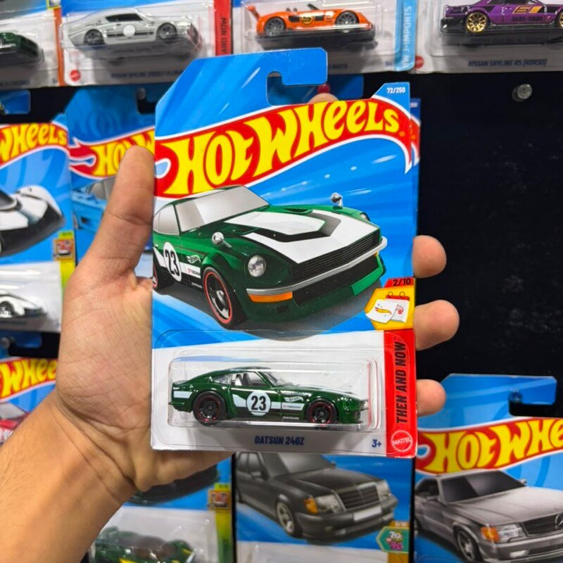Hot Wheels Datsun 240z [green] Mainline 1:64 Scale 1:64 Scale Diecast Model - Mint Blister Pack