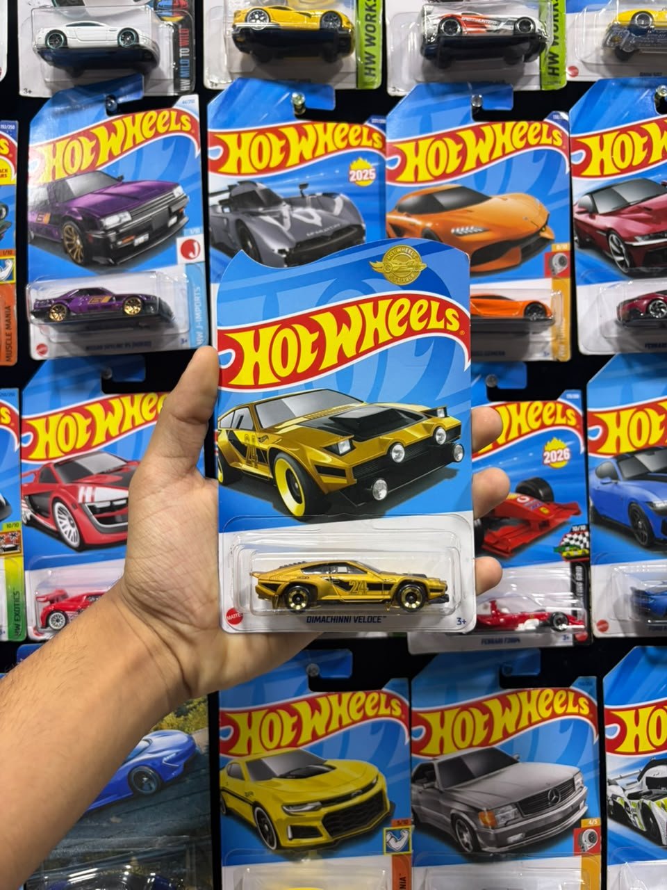 Hot Wheels Dimachinni Veloce Mainline 1:64 Scale 1:64 Scale Diecast Model - Mint Blister Pack