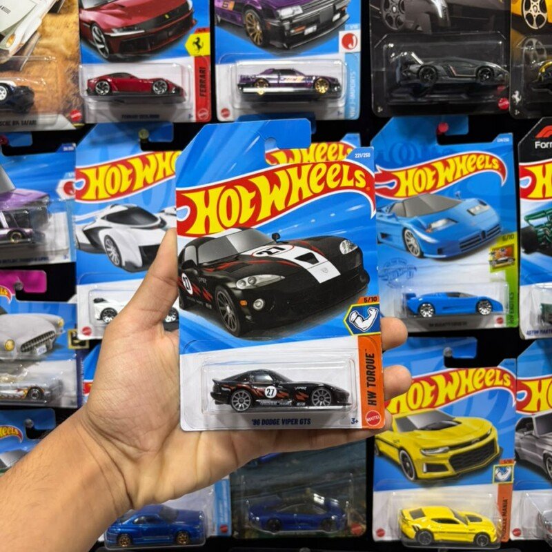 Hot Wheels '96 Dodge Viper Gts Mainline 1:64 Scale 1:64 Scale Diecast Model - Mint Blister Pack
